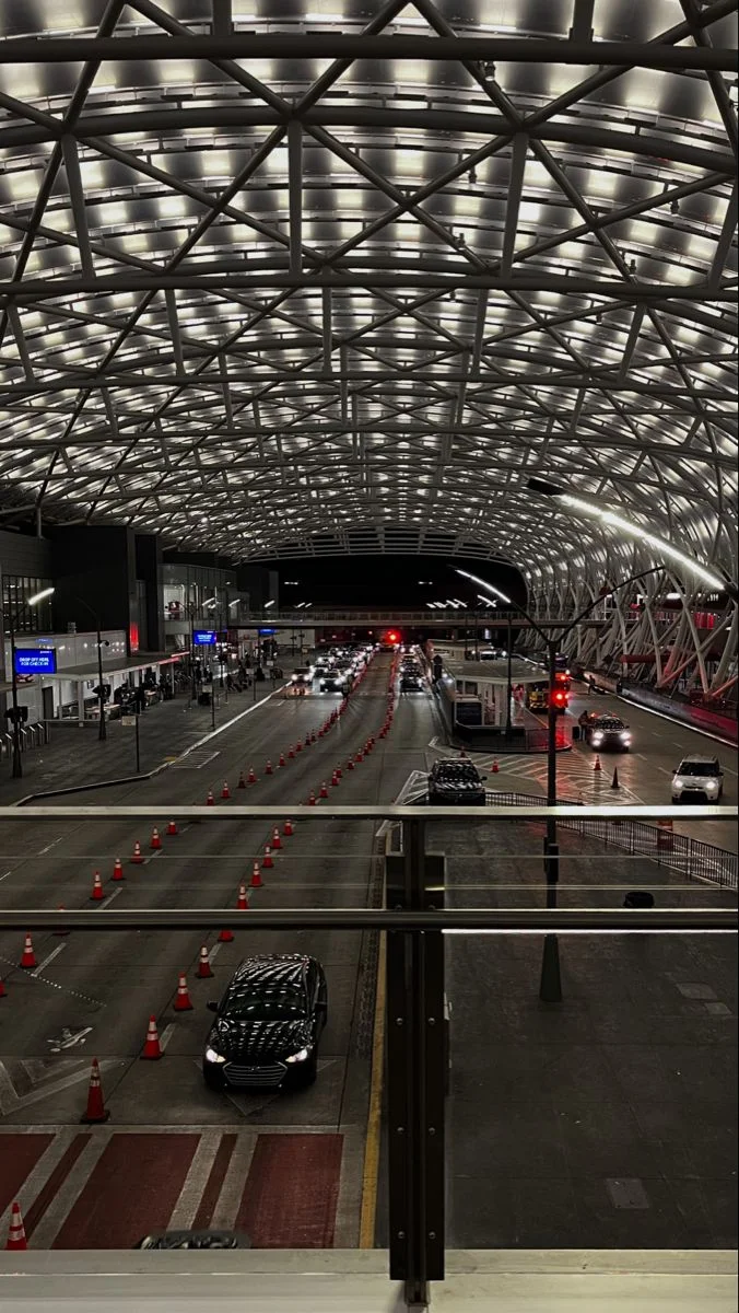 Guide complet sur la location de voiture à l'aéroport de Fès - FatmCar Partez à la découverte de Fès et du Moyen Atlas avec une voiture de location